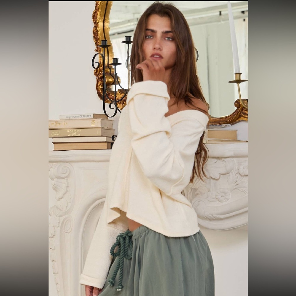 BUCKETLIST Cream Cutout Back Adjustable Tie Pullover Crop Top - Picture 2 of 8
